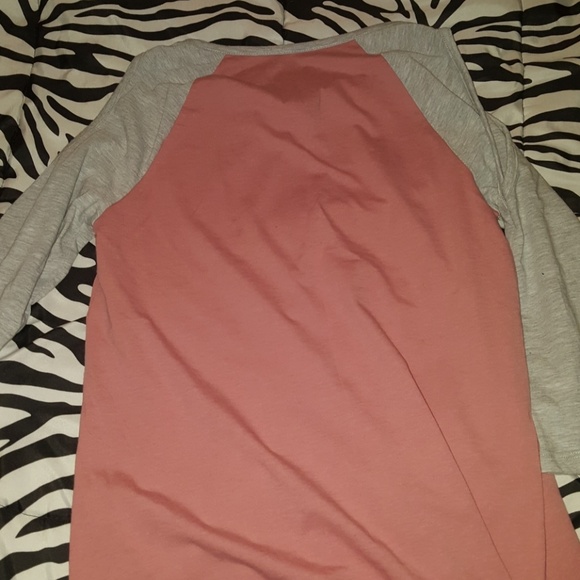 cold shoulder shirt - Picture 4 of 4